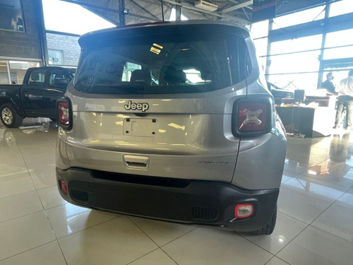 Imagen 6 de 8 de Jeep Renegade