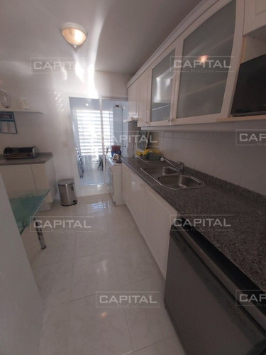 Imagen 7 de 29 de Venta De Apartamento Tres Dormitorios Sobre Playa Mansa En Inmejorable Ubicación - Punta Del Este Mansa