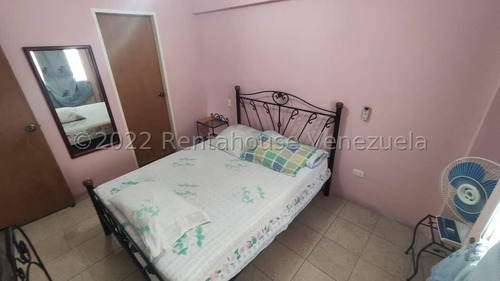 Imagen 22 de 30 de Apartamento En Venta En Avenida Libertador Este De Barquisimeto Lara, Residencias La Roca 0-4-2-4-5-9-3-7-5-4-2 / Código Mls Rent-a-house: 22-21861
