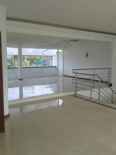 Imagen 12 de 14 de Vendo Ph 385m2 4h/5b/3p Lomas De San Román 4127