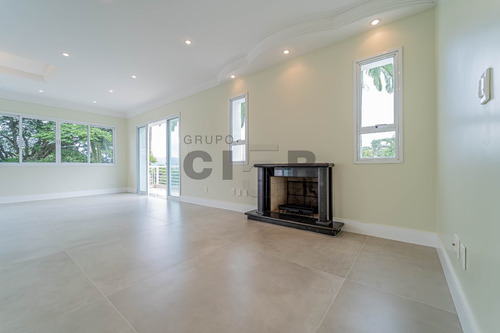 Imagem 8 de 15 de Casa A Venda Com 4 Quartos - Suítes, Piscina Em Alphaville - 315