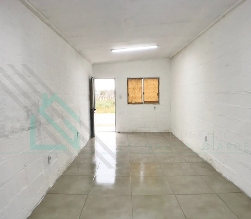 Local Comercial , Ideal Para Kiosco O Almacen