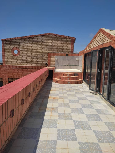 Penthouse Duplex En Tucacas En Venta - 1425 Inmobiliaria Maggi