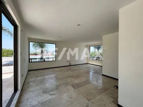 Casa En Venta De Lomas De Angelópolis