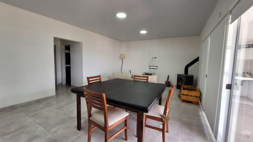 Casa A La Venta, Dos Habitaciones.