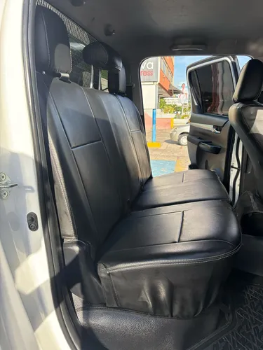 Toyota Hilux Srv 2.4 4x4 Mt Euro 6 Publica