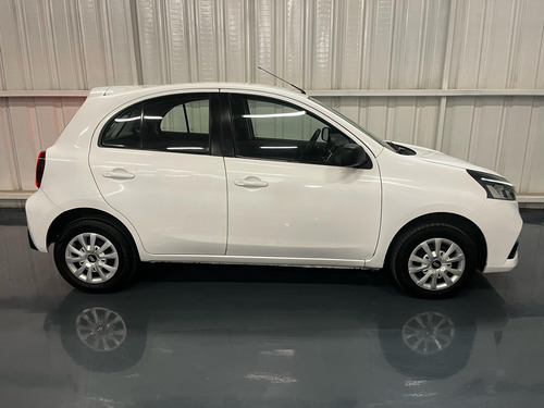 Nissan March 2022