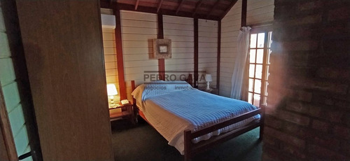 Cabaña De Madera En Venta En Punta Fría, Con Hermosas Vistas
