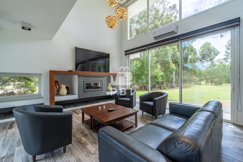 Casa De 3 Dormitorios En Design Village - Ref : Pbi1711