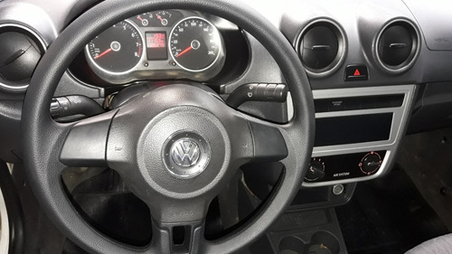 Imagem 8 de 10 de V.w. Saveiro Cs 1.6 Flex C/vidro Elet.
