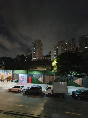 Aluga Quarto Para Rapazes Ou Moças Excelente Localização.