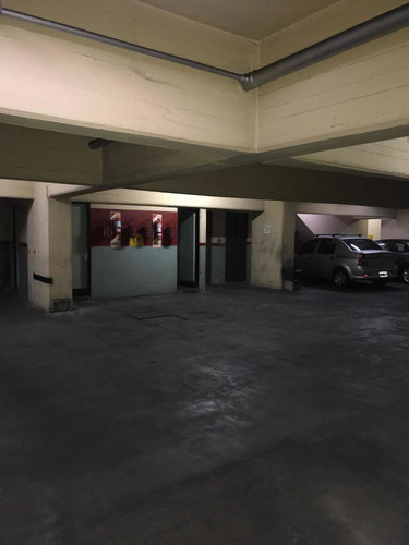 Imagen 4 de 9 de Cochera Zona Tribunales Venta O Alquiler