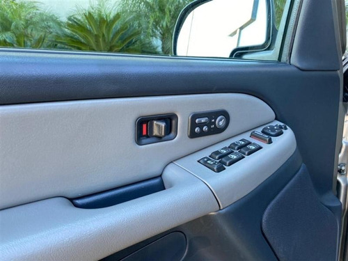 Imagem 7 de 10 de Chevrolet Suburban 4x4 5.3 V8 7 Lugares
