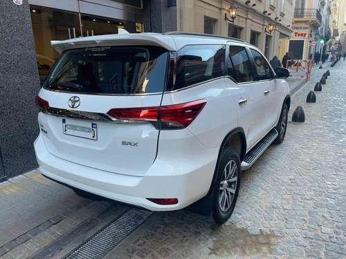 Imagen 19 de 25 de Toyota Sw4 2019 2.8 Srx 177cv 4x4 7as At Automatica Lucsc