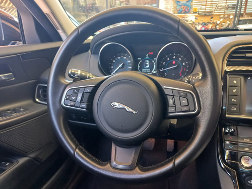 Jaguar Xe 25t Se 2017 Charliebrokers
