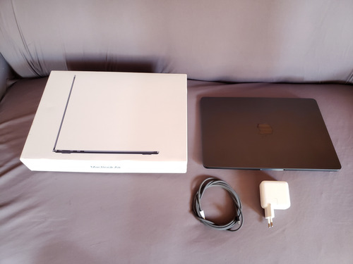 Apple Macbook Air M2 2022 Midnight 13.6 8gb De Ram 256gb Ssd Azul (Usado)