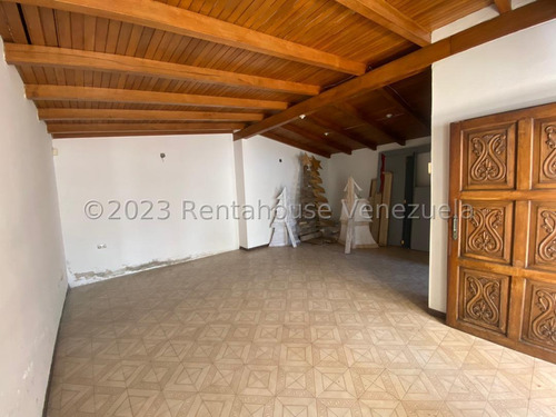 Excelente Casa Comercial En Alquiler Ubicada En Una De Las Principales Avenidas De La Ciudad Barquisimeto Jr