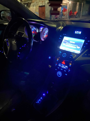 Imagem 3 de 7 de Hyundai Elantra 2014 2.0 16v Gls Flex Aut. 4p