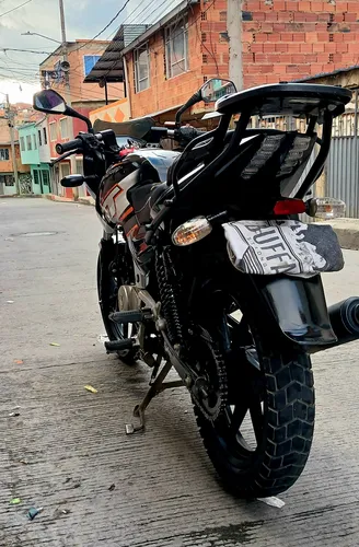 Pulsar 180 Gt