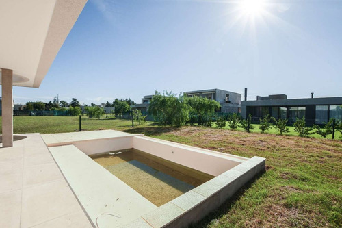 Venta Casa Moderna A Estrenar En Vida Funes