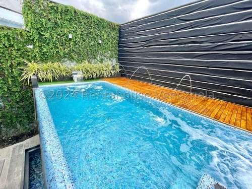 Casa (3 Niveles / De Revista / Remodelada ) Venta La Floresta Mls-24-14827