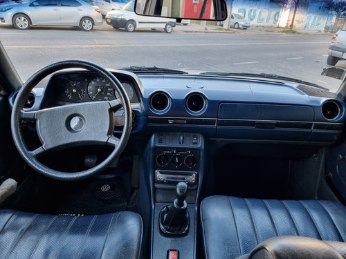 Imagen 10 de 18 de Mercedes Benz 230 E