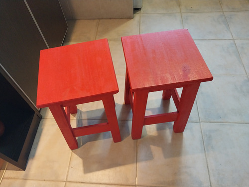 Banco Banqueta Pintado Rojo (Usado)