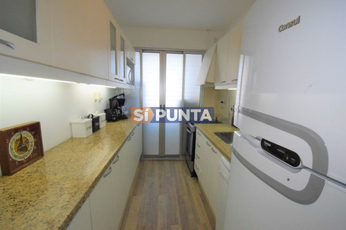 Imagen 17 de 30 de Pent House , 3 Dormitorios A Nuevo ! Con Servicios!