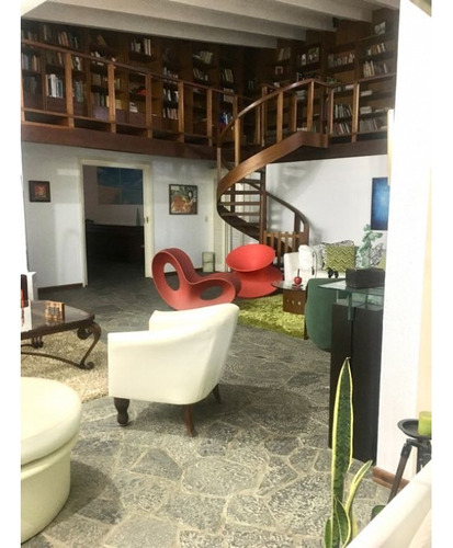 En Venta Casa 680m2 6h/6b/11p Cerro Verde 6194