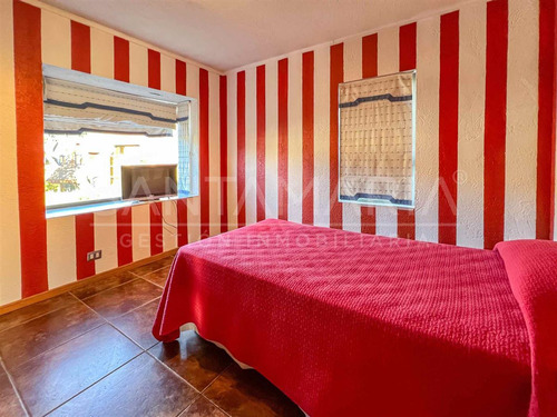 Casa En Venta De 5 Dormitorios En Pingueral