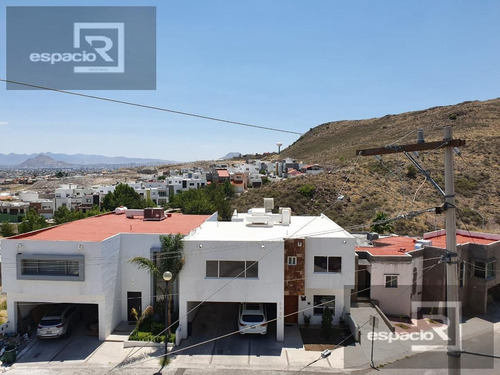 Imagen 6 de 15 de Casa En Venta En Lomas Universidad Con Preciosa Vista