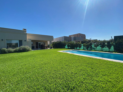 Casa En San Ramiro, Pilar Del Este