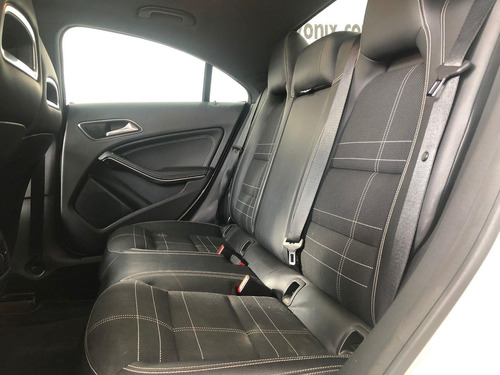 Imagem 13 de 25 de Mercedes Benz Cla 200 Vision Dct Aut. 2015 Teto Solar