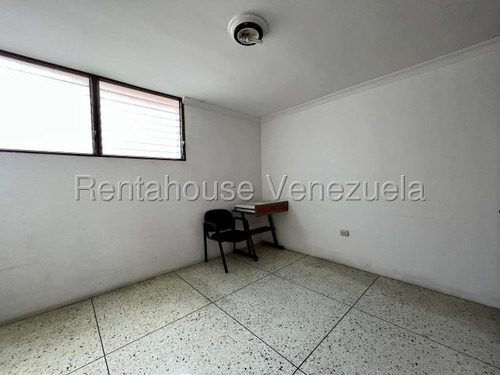 Maikelly Zabala Vende Excelente Ubicación Apartamento En Centro Este De Barquimeto Mls 25-14476 Mz