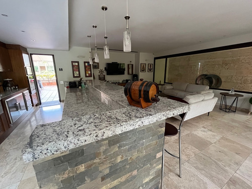 Increible Y Exclusivo Pent House Duplex Con Terraza De 900 M2 En La Parte Alta De Los Palos Grandes