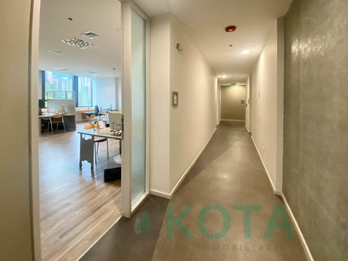 Imagen 5 de 29 de Oficina En Venta En La Milla De Oro El Poblado