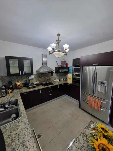Townhouse En Venta Barrio Sucre Maracay