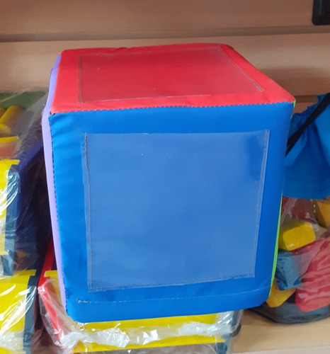 Imagen 4 de 8 de Cubo De Gomaespuma 15x15x15 Con Cierre + 6 Bolsillos