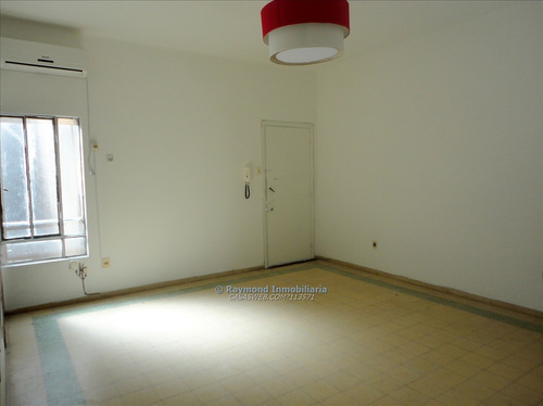 Apartamento En Venta. 2 Dormitorios Y Demás, 1º Por Esc.