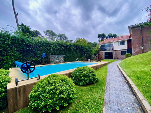 Casa En Venta De 3 Dormitorios En Playa Mansa