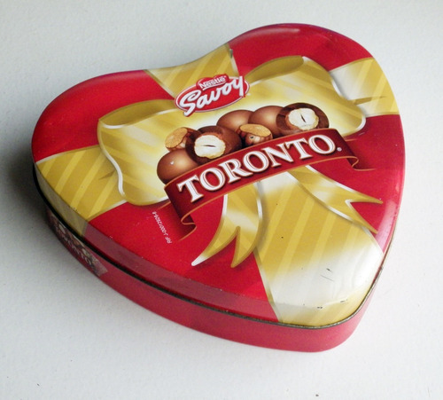 Imagen 1 de 4 de Lata De Bombones Corazón Toronto Coleccionable