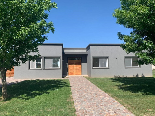 Imagen 16 de 17 de Casa En Venta De Calidad Con Piscina En El Cantón, Escobar