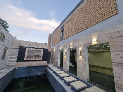 Casa En Venta Extraordinaria Villa A Estrenar Mp Con Hermosa Cocina Concepto Abierto, Pisos De Marmol, Decoración En Escayolad, Iluminacion Led. Colinas De Guataparo Valencia 24-33107