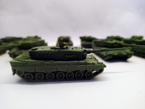 Tanque De Guerra Escala Ho + Soldado. Maqueta Imp 3d