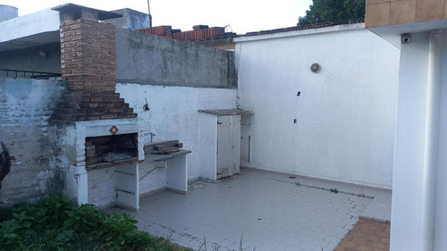 2 Dormitorios, Patio, Garage. B° Anexo Las Palmas