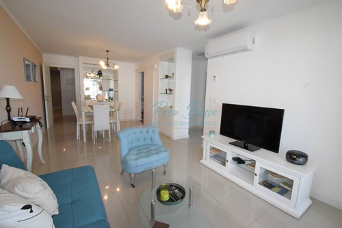 Apartamento En Brava, 1 Dormitorios *- Ref: 2855