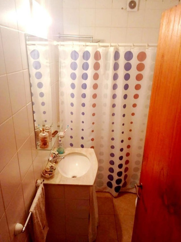 Imagen 11 de 19 de Casa De 2 Dormitorios Con Patio Y Jardin En Venta Alberdi