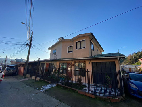 Casa En Venta De 4 Dorm. 2 Baños En Chiguayante