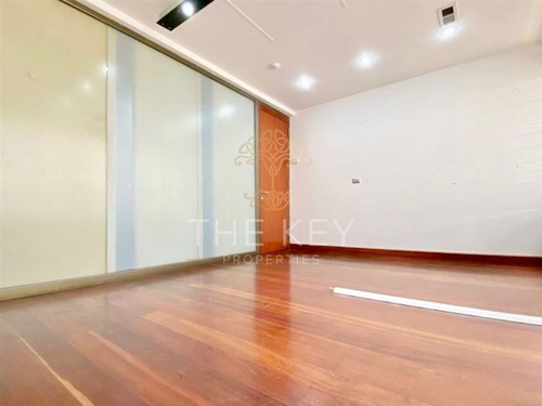 Imagen 20 de 24 de Oficina Arriendo 14 Espacios De Trabajo - El Golf Las Condes