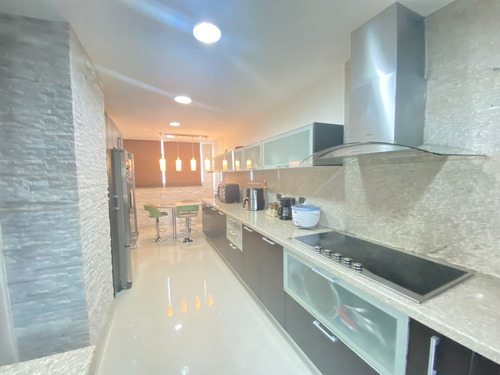 Imagen 9 de 14 de Venta Espectacular Apartamento En El Solar Del Hatillo | J24
